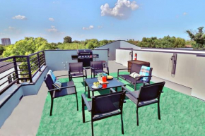 Star Point Spacious Family Townhome with Roof Deck